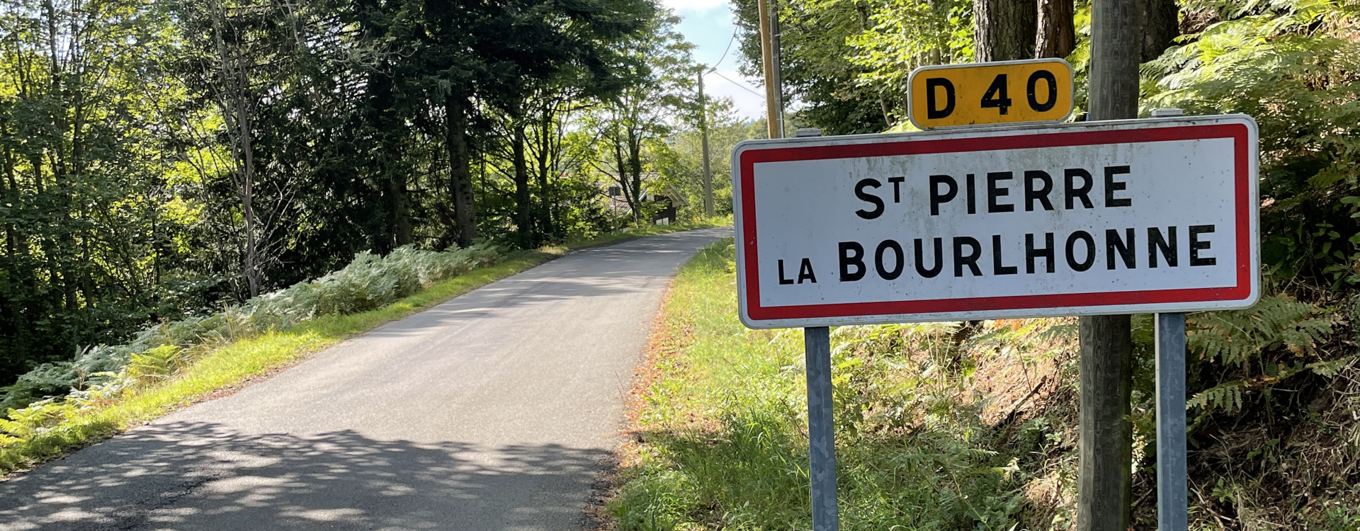 Mairie de Saint Pierre la Bourlhonne 